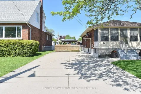 10 Alderney Avenue Hamilton ON L9A 2A5