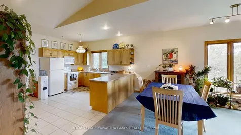 21 Emerald Street Kawartha Lakes ON K9V 4R6
