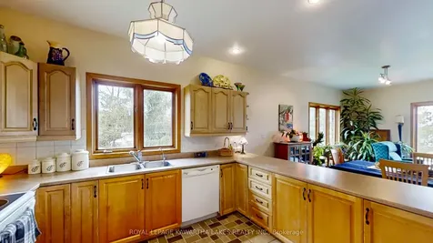 21 Emerald Street Kawartha Lakes ON K9V 4R6