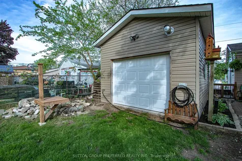 139 Keefer Street Strathroy-caradoc ON N7G 1E1