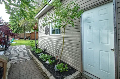 139 Keefer Street Strathroy-caradoc ON N7G 1E1