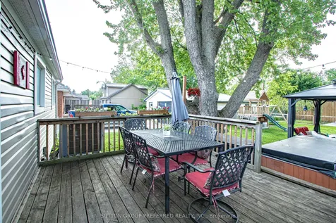 139 Keefer Street Strathroy-caradoc ON N7G 1E1