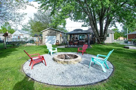 139 Keefer Street Strathroy-caradoc ON N7G 1E1