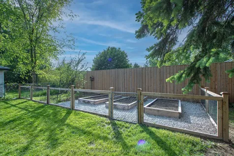 139 Keefer Street Strathroy-caradoc ON N7G 1E1