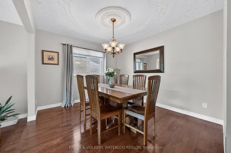 35 Countryside Crescent Waterloo ON N2E 2S8