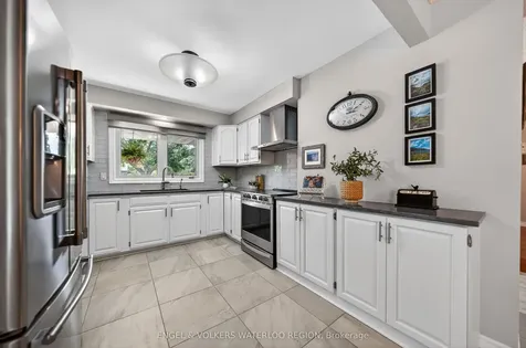 35 Countryside Crescent Waterloo ON N2E 2S8