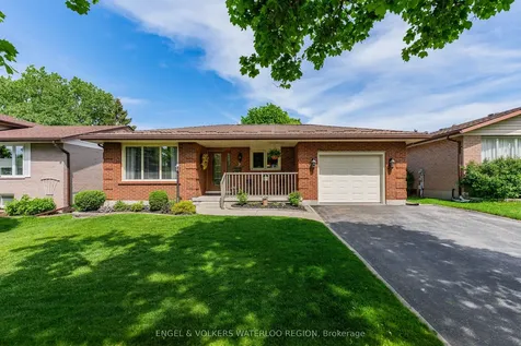 35 Countryside Crescent Waterloo ON N2E 2S8