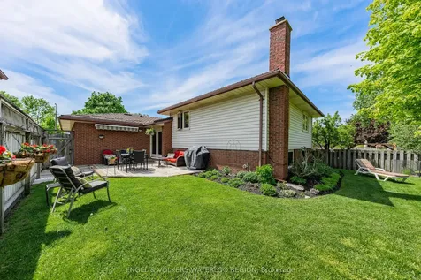 35 Countryside Crescent Waterloo ON N2E 2S8