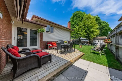 35 Countryside Crescent Waterloo ON N2E 2S8