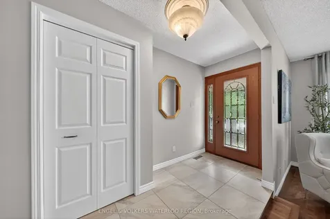 35 Countryside Crescent Waterloo ON N2E 2S8