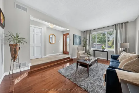 35 Countryside Crescent Waterloo ON N2E 2S8