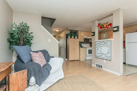 71 Foxglove Crescent Kitchener ON N2E 3Y8