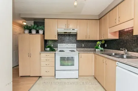 71 Foxglove Crescent Kitchener ON N2E 3Y8