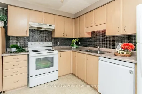 71 Foxglove Crescent Kitchener ON N2E 3Y8