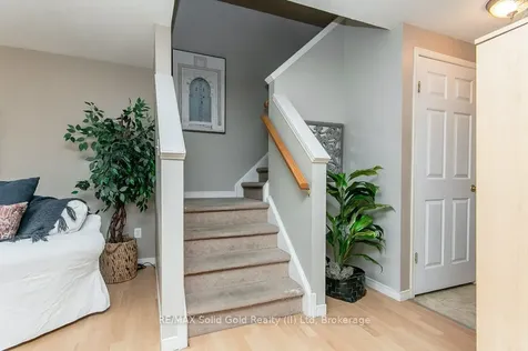 71 Foxglove Crescent Kitchener ON N2E 3Y8