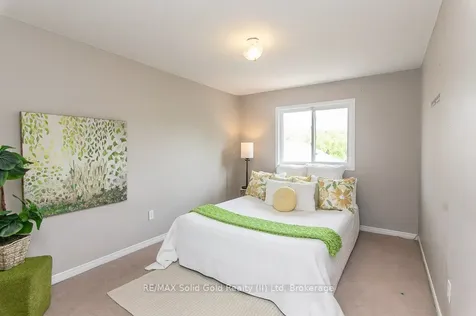 71 Foxglove Crescent Kitchener ON N2E 3Y8