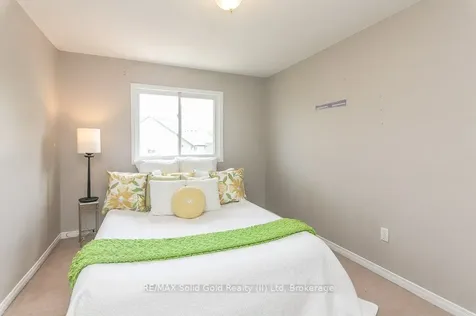 71 Foxglove Crescent Kitchener ON N2E 3Y8