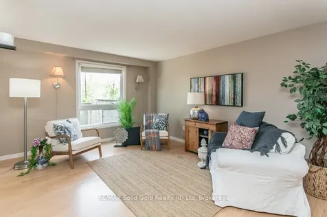 71 Foxglove Crescent Kitchener ON N2E 3Y8