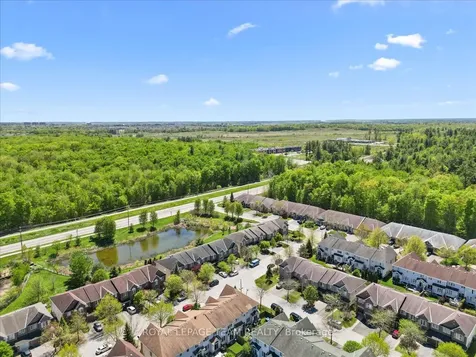 345 Forestbrook Street Kanata ON K2K 0B8