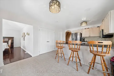 122 Parcells Crescent Peterborough ON K9K 2R2