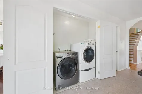 122 Parcells Crescent Peterborough ON K9K 2R2