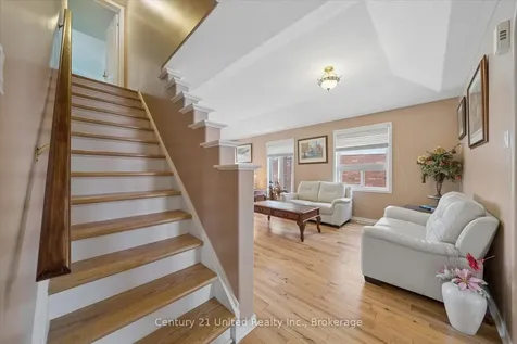 122 Parcells Crescent Peterborough ON K9K 2R2