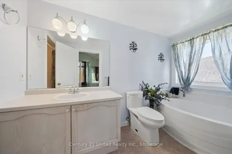 122 Parcells Crescent Peterborough ON K9K 2R2