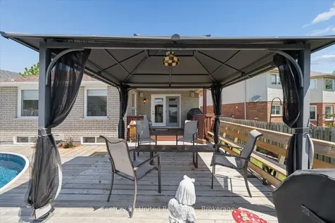 122 Parcells Crescent Peterborough ON K9K 2R2