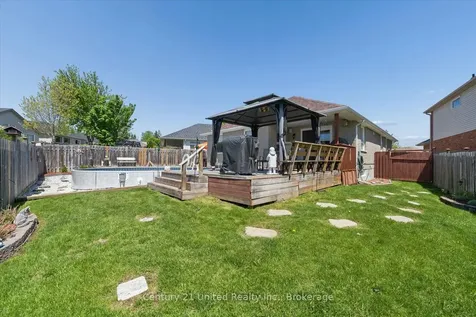 122 Parcells Crescent Peterborough ON K9K 2R2