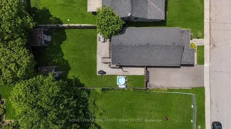 4 Rembe Avenue Hamilton ON L8H 7G6
