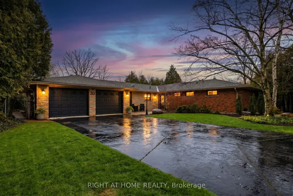 30 Carl Crescent Hamilton ON L8B 0G5