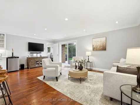 30 Carl Crescent Hamilton ON L8B 0G5