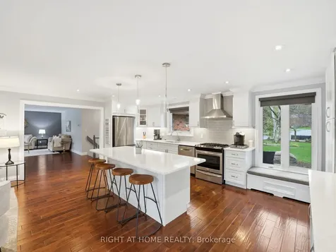 30 Carl Crescent Hamilton ON L8B 0G5