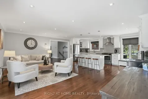 30 Carl Crescent Hamilton ON L8B 0G5