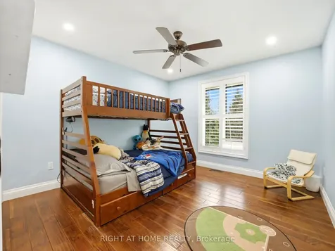 30 Carl Crescent Hamilton ON L8B 0G5