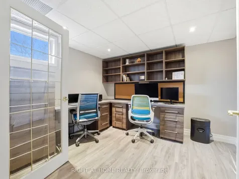 30 Carl Crescent Hamilton ON L8B 0G5