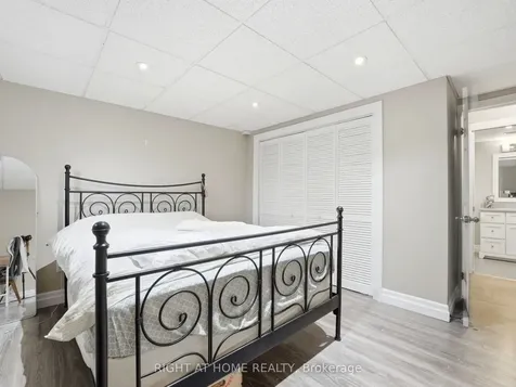 30 Carl Crescent Hamilton ON L8B 0G5