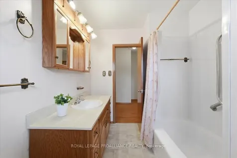8 Fenwood Crescent Belleville ON K8N 4Z7