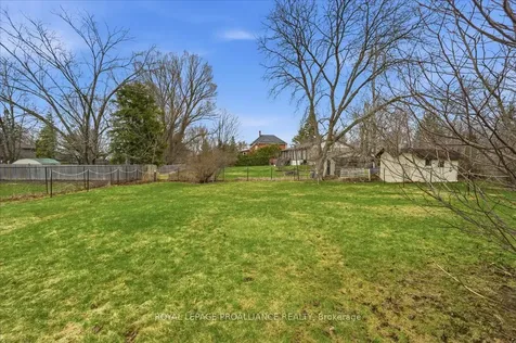 8 Fenwood Crescent Belleville ON K8N 4Z7