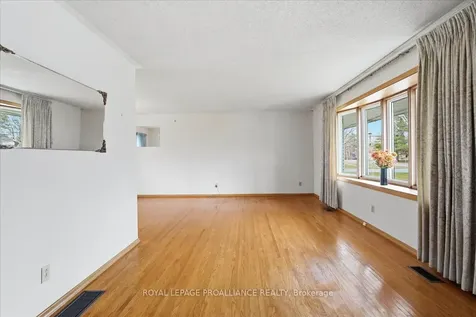 8 Fenwood Crescent Belleville ON K8N 4Z7