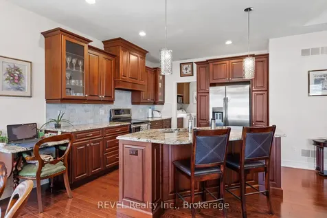 32 Magnolia Lane Welland ON L3B 6H9