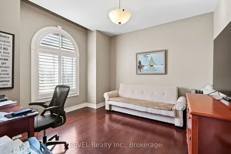32 Magnolia Lane Welland ON L3B 6H9
