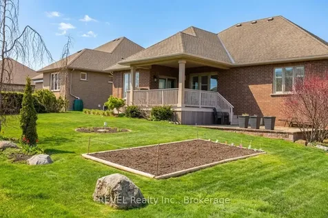 32 Magnolia Lane Welland ON L3B 6H9