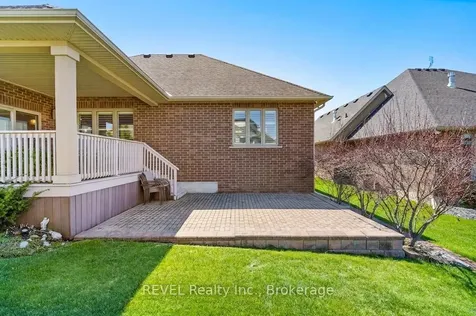 32 Magnolia Lane Welland ON L3B 6H9