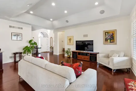 32 Magnolia Lane Welland ON L3B 6H9