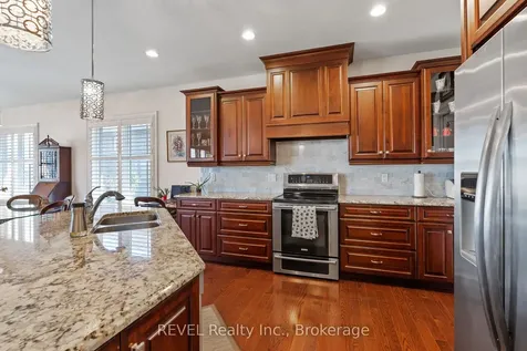 32 Magnolia Lane Welland ON L3B 6H9