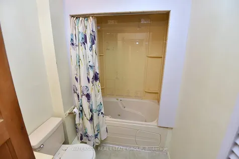 548 Upper Wentworth Street Hamilton ON L9A 4T9