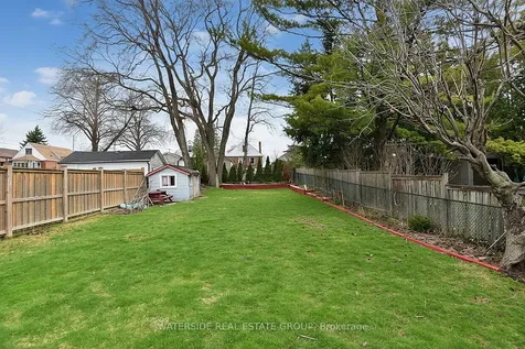 548 Upper Wentworth Street Hamilton ON L9A 4T9