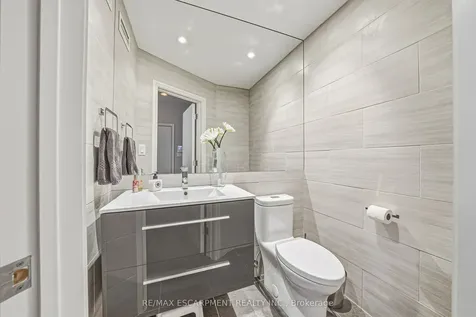 2 Anslow Court Hamilton ON L9H 6Z2