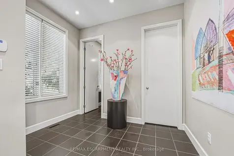 2 Anslow Court Hamilton ON L9H 6Z2